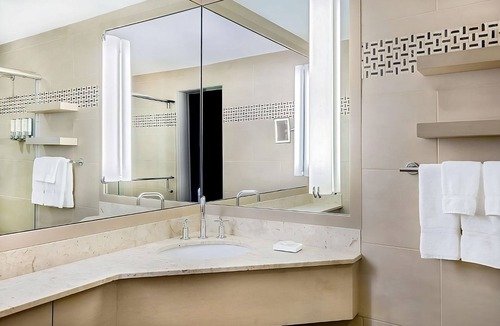 East Cambridge Resort | Relaxing Stay Near Harvard, Indoor Pool, Pet-Friendly Property!