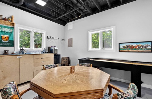 Buechel House | Relaxing stay near Louisville's top attractions!