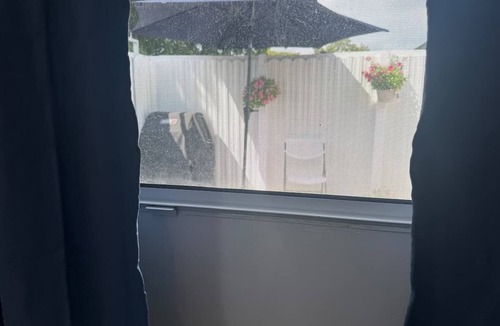 Pembroke Pines Apartment | Relaxing Studio Getaway w/BBQ, Patio & Parking