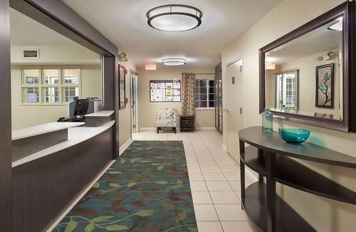 Warren Apartment | Relaxing Studio w/Fully-equipped Kitchen! Pets Allowed, BBQ Facilities, Parking