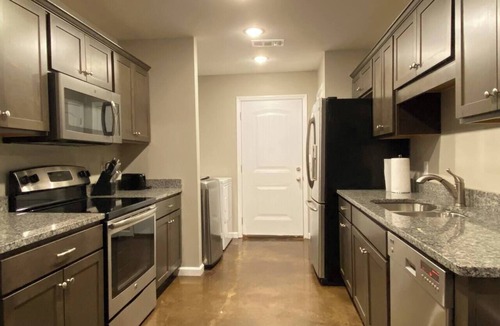 Jonesboro Apartment | Relaxing Stylish Getaway – 2BR in Jonesboro : A
