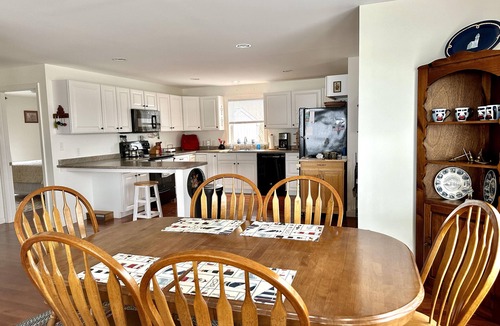 Eastport House | Relaxing Sunset Getaway!