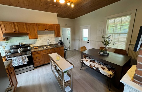 Boonville House | Relaxing Three Bedroom Getaway in Boonville