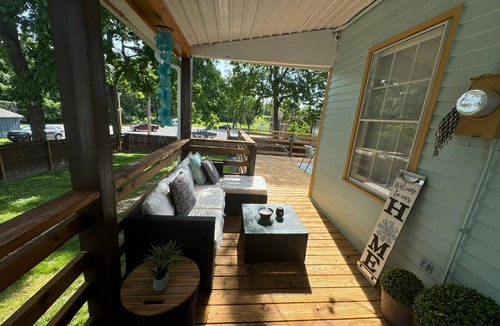 Boonville House | Relaxing Three Bedroom Getaway in Boonville