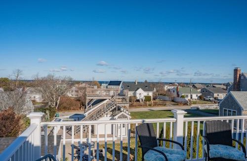 Sandwich House | Relaxing Town Neck Home Near Beach