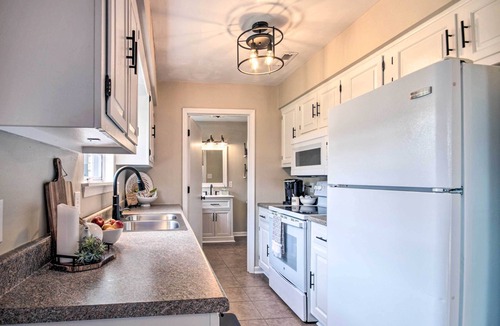 Columbia House | Relaxing Townhome, 4 Mi to Mizzou University!