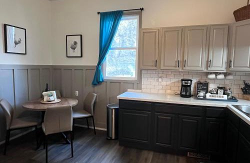 Downtown Dubuque House | Relaxing Townhouse Downtown Dubuque