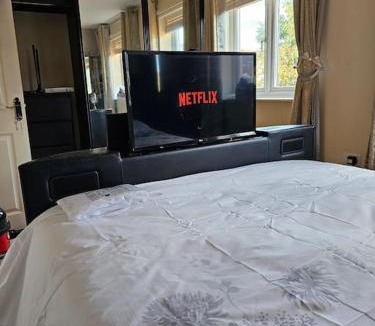 Mickleover Apartment | Relaxing Townhouse