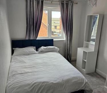 Mickleover Apartment | Relaxing Townhouse