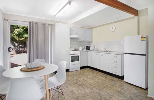 Pialba House | Relaxing Townhouse Steps from the Beach