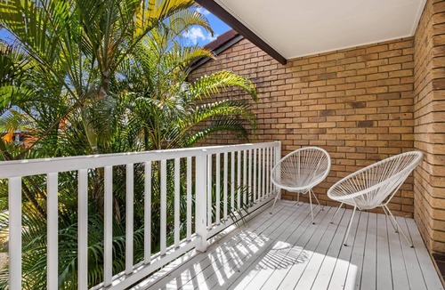 Pialba House | Relaxing Townhouse Steps from the Beach