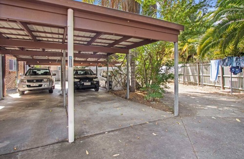 Pialba House | Relaxing Townhouse Steps from the Beach