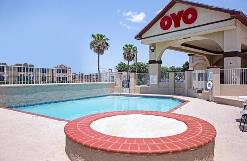 McAllen Hotel | Relaxing Unit Near Quinta Mazatlan - Pets Welcome, Parking & Pool Include