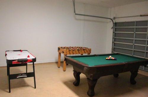 Sunrise Lakes Villa | Relaxing Villa near the Parks!