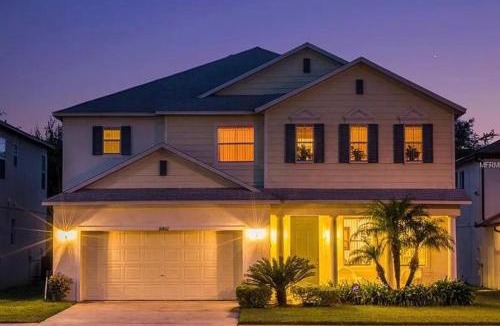 Sunrise Lakes Villa | Relaxing Villa near the Parks!