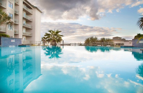 Beachside Village Apartment | Relaxing Villa with Pool + Great Amenities