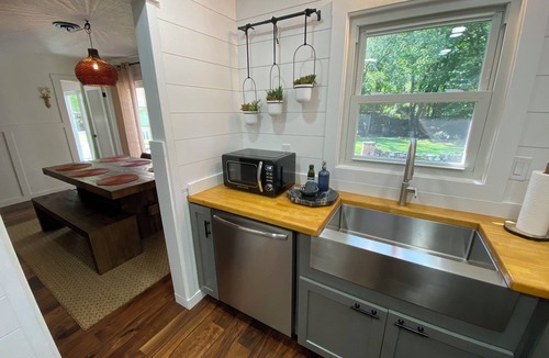 Horse Shoe Villa | Relaxing Waterfront Retreat, renovated modern-rustic, near Asheville -Generac