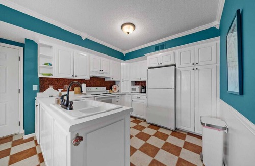 Eatonton House | Relaxing Waterfront w/Dock, Easy Drive, On the Lake
