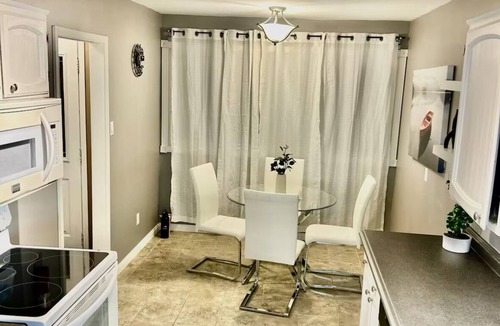 Winnipeg House | RelaxInn Home