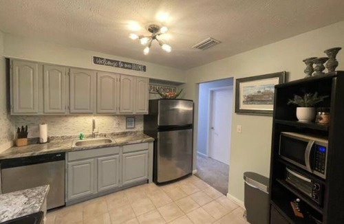 Avondale House | RelaxJax - a Private Paradise in a Pristine NeighborhoodnFenced yard w/grill.