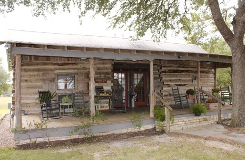 Round Top Cabin | Relive History In This 1850's Dog Trot Log Cabin With Modern Amenities (B)