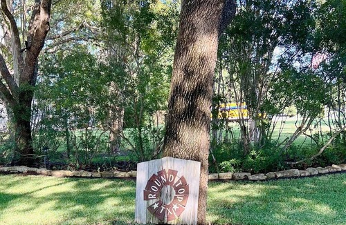 Round Top Cabin | Relive History In This 1850's Dog Trot Log Cabin With Modern Amenities (B)