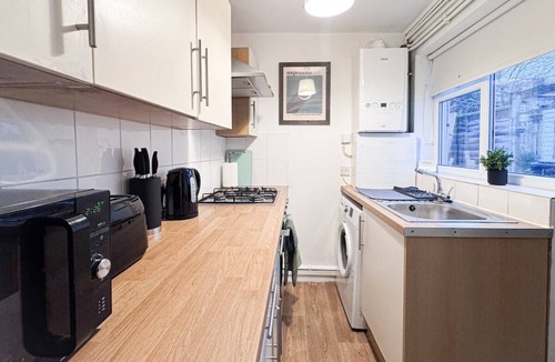 Hillsborough Apartment | Relocation l Groups l Business