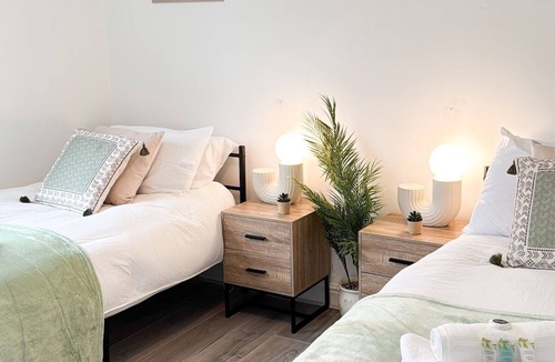 Hillsborough Apartment | Relocation l Groups l Business