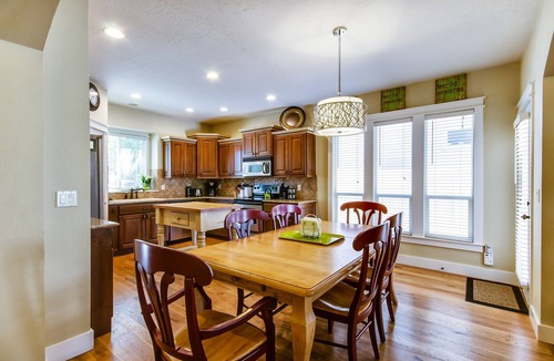 Meridian House | RELOCATION SPECIALISTS Open FP, Pool Access, Park/Playground, ASK SPECIALS!