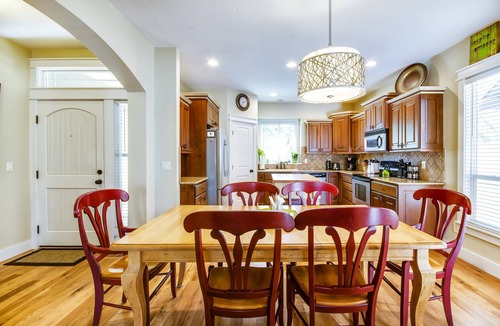 Meridian House | RELOCATION SPECIALISTS Open FP, Pool Access, Park/Playground, ASK SPECIALS!