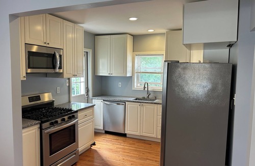 Wood-Ridge House | Relocation/Temp Housing Short/Mid Term Rental