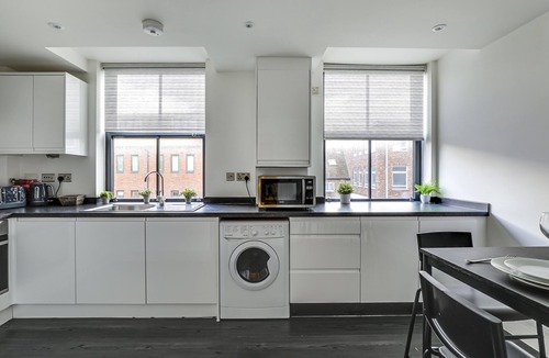 Canterbury Apartment | Relocators | Contractors - Exceptional Spacious Apartment