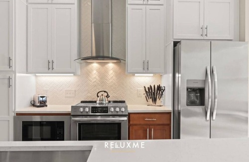 Charlotte Condo | Reluxme| SouthPark 1BR Condo w/Prm Amenities