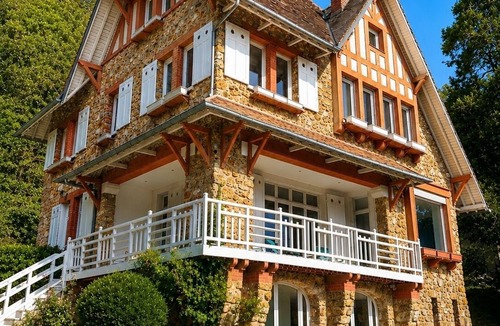 Saint-Remy-les-Chevreuse Villa | Remarkable House with Panoramic Views