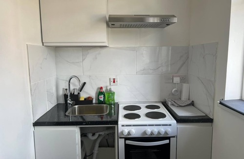Clayhall Apartment | Remarkable 1-Bed Studio Apartment in Redbridge