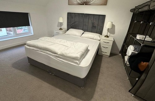 Curdworth House | Remarkable 2-Bed House in Sutton Coldfield