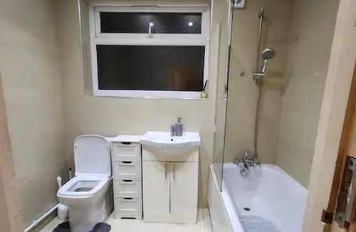 Tilbury House | Remarkable 3-Bed House in Tilbury