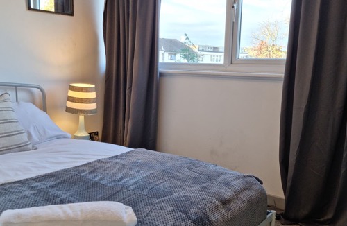 Basildon House | Remarkable 5-Bed House in Basildon