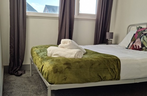 Basildon House | Remarkable 5-Bed House in Basildon