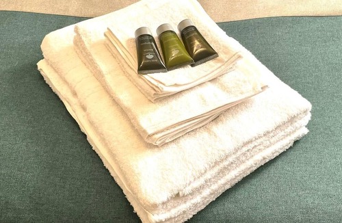 Horley House | Remarkable 5-Bed House in Horley