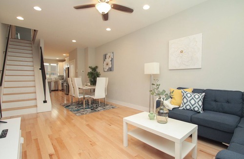 Point Breeze House | Remarkable Downtown Home! Roof Deck! Sleeps 2-16+! Free St. Parking!