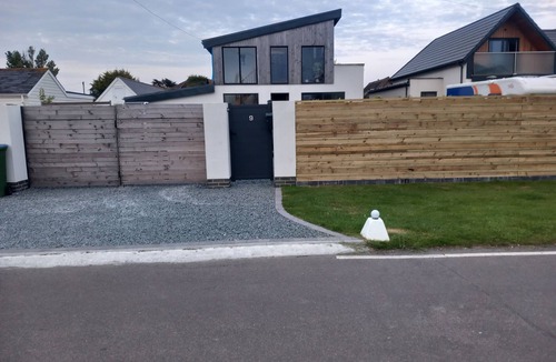 Middleton-on-Sea Apartment | Remarkable Seaside Apartment - Sleeps 4