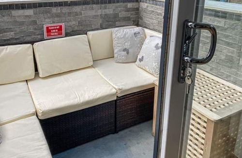 Middleton-on-Sea Apartment | Remarkable Seaside Apartment - Sleeps 4