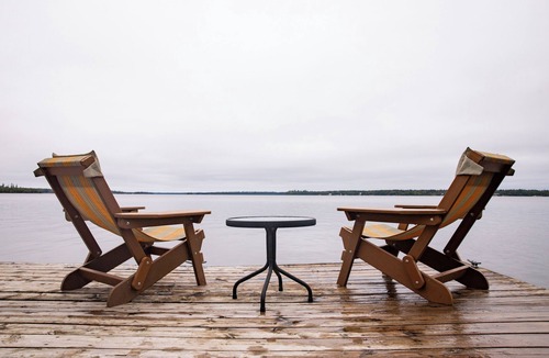 Moonbeam Cottage | Remi Lake Escape. A four season lake front cottage.