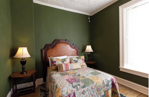 Cimarron Hotel | Remington - Historic Hotel Room