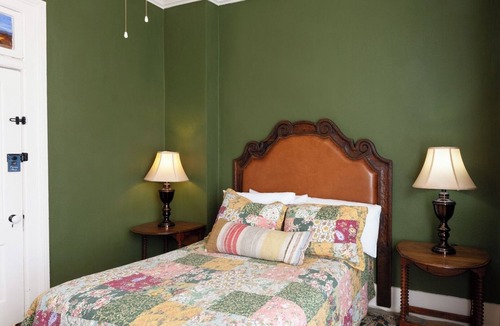 Cimarron Hotel | Remington - Historic Hotel Room