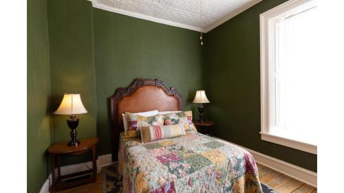 Cimarron Hotel | Remington - Historic Hotel Room
