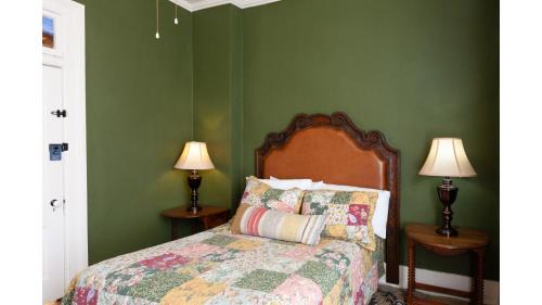 Cimarron Hotel | Remington - Historic Hotel Room