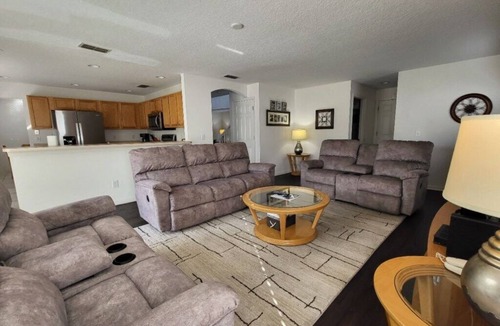 Kissimmee House | Remington Large 5 Bedroom Lake View Home with Private Pool