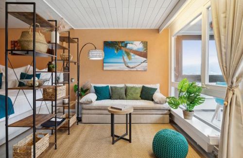 Ingenbohl Apartment | ReMo I 4 Seasons Apartment I 1-4 Personen I See, Bergsicht I 65' Smart TV, Tischkicker und Badewanne I Parkplatz